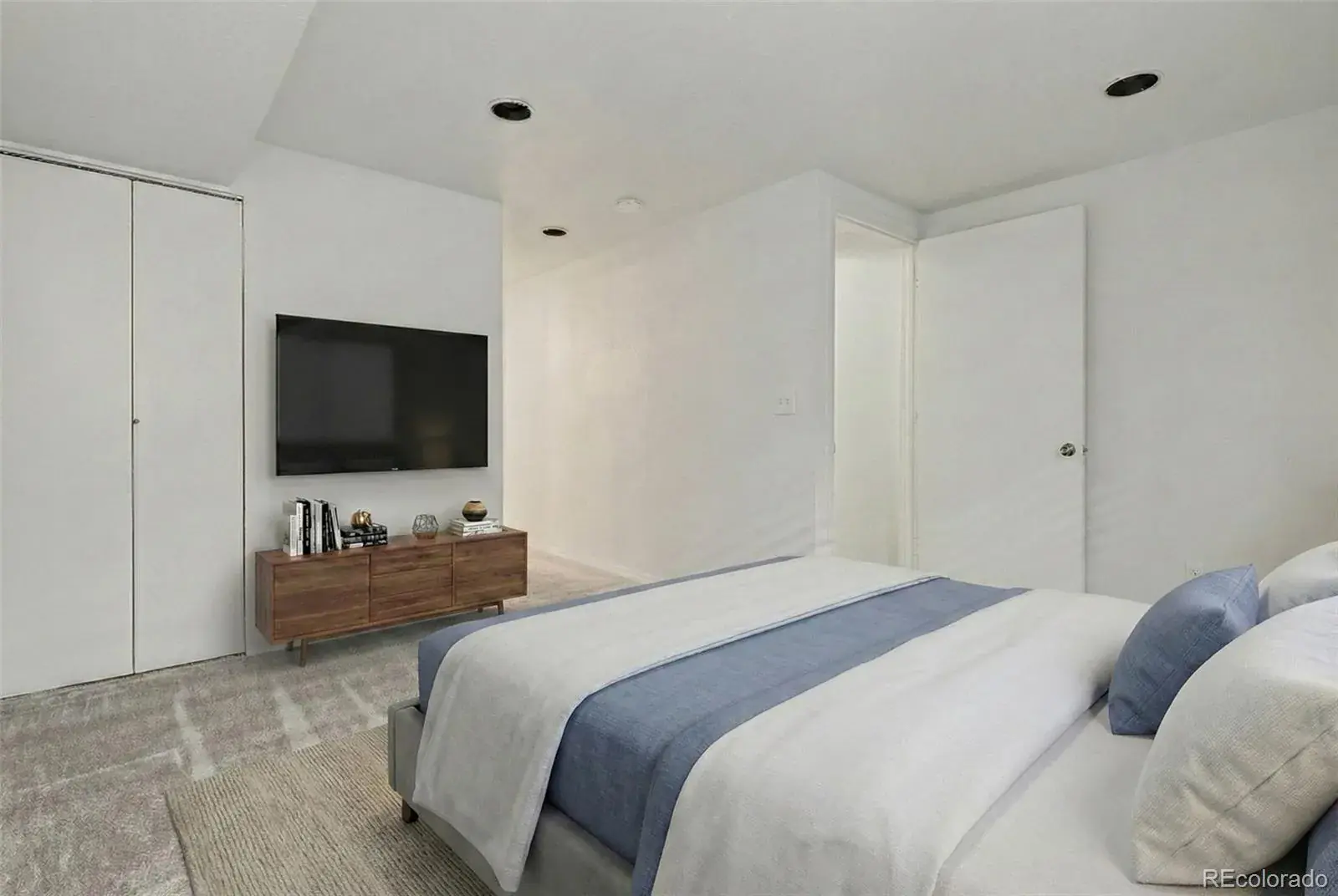 17681 E Loyola Drive #E Aurora CO 80013 MLS #REC6524003 02102026040530 1600 8