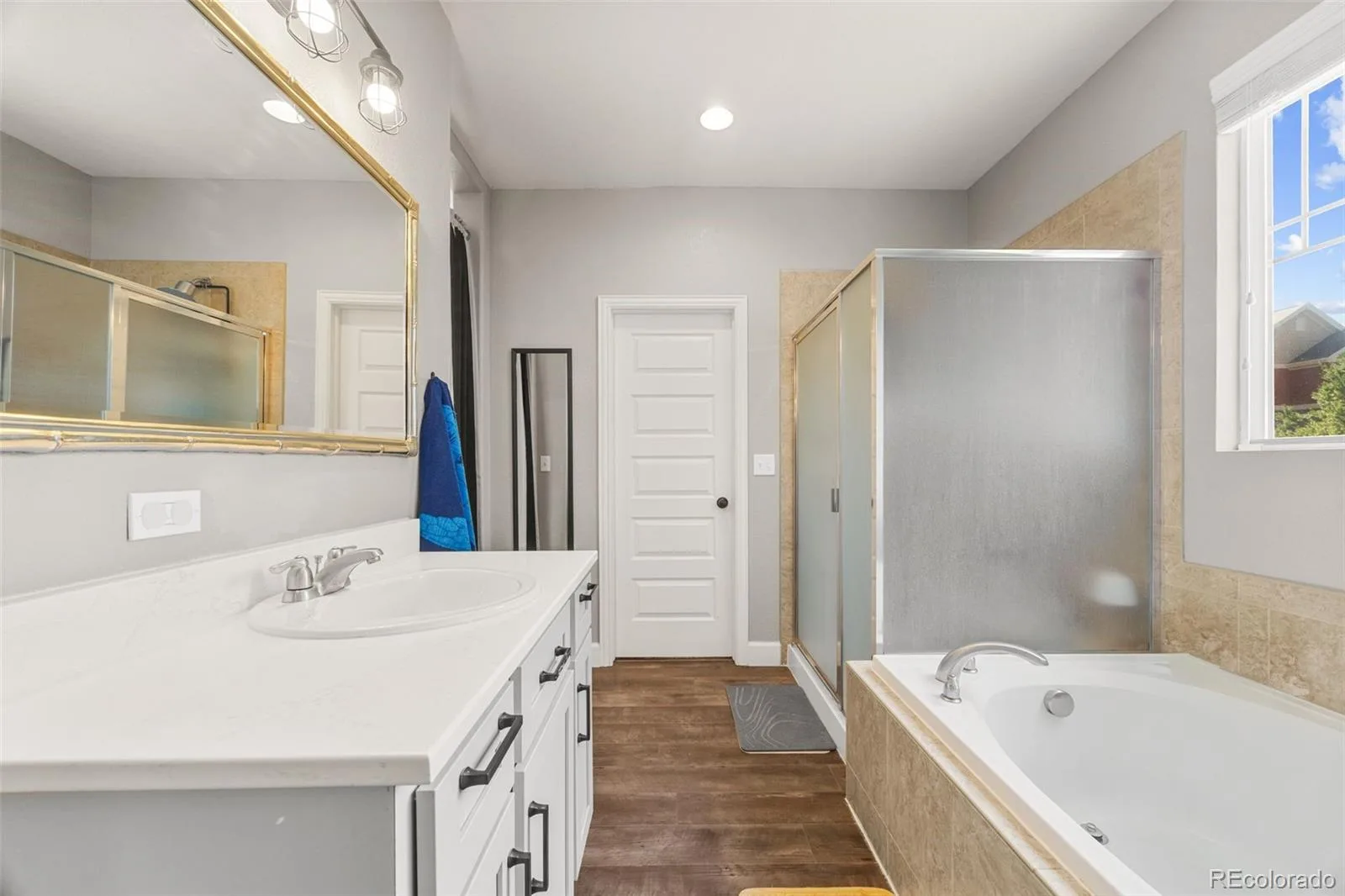 484 N Jamestown Way Aurora CO 80018 | MLS #REC6524326 07172026002613 1600 27