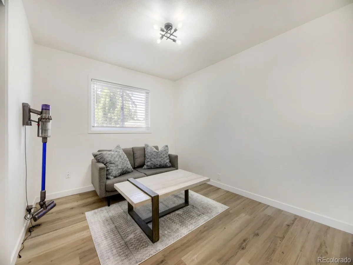 3325 W Arlington Avenue Littleton CO 80123 | MLS #REC6525636 07312026154119 1200 19