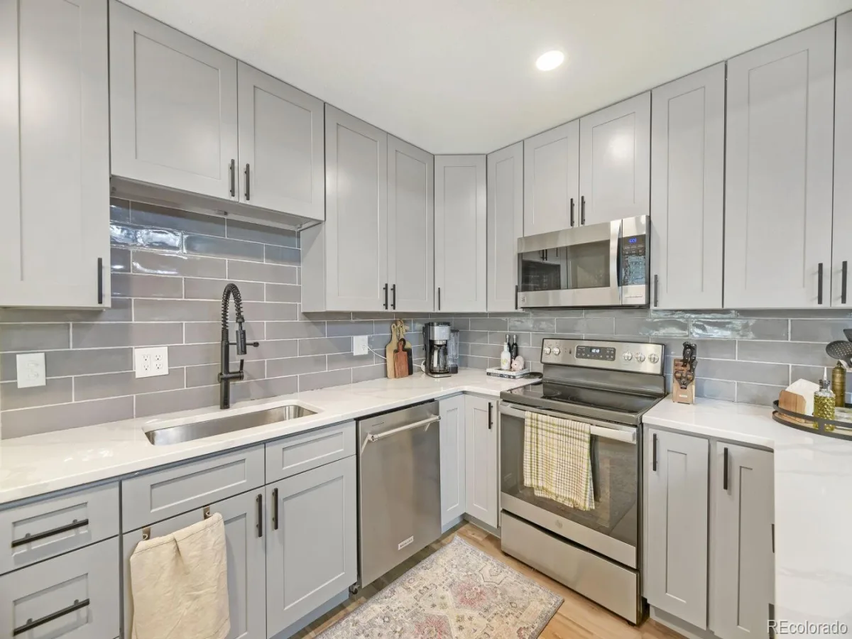 3325 W Arlington Avenue Littleton CO 80123 | MLS #REC6525636 07312026154119 1200 5