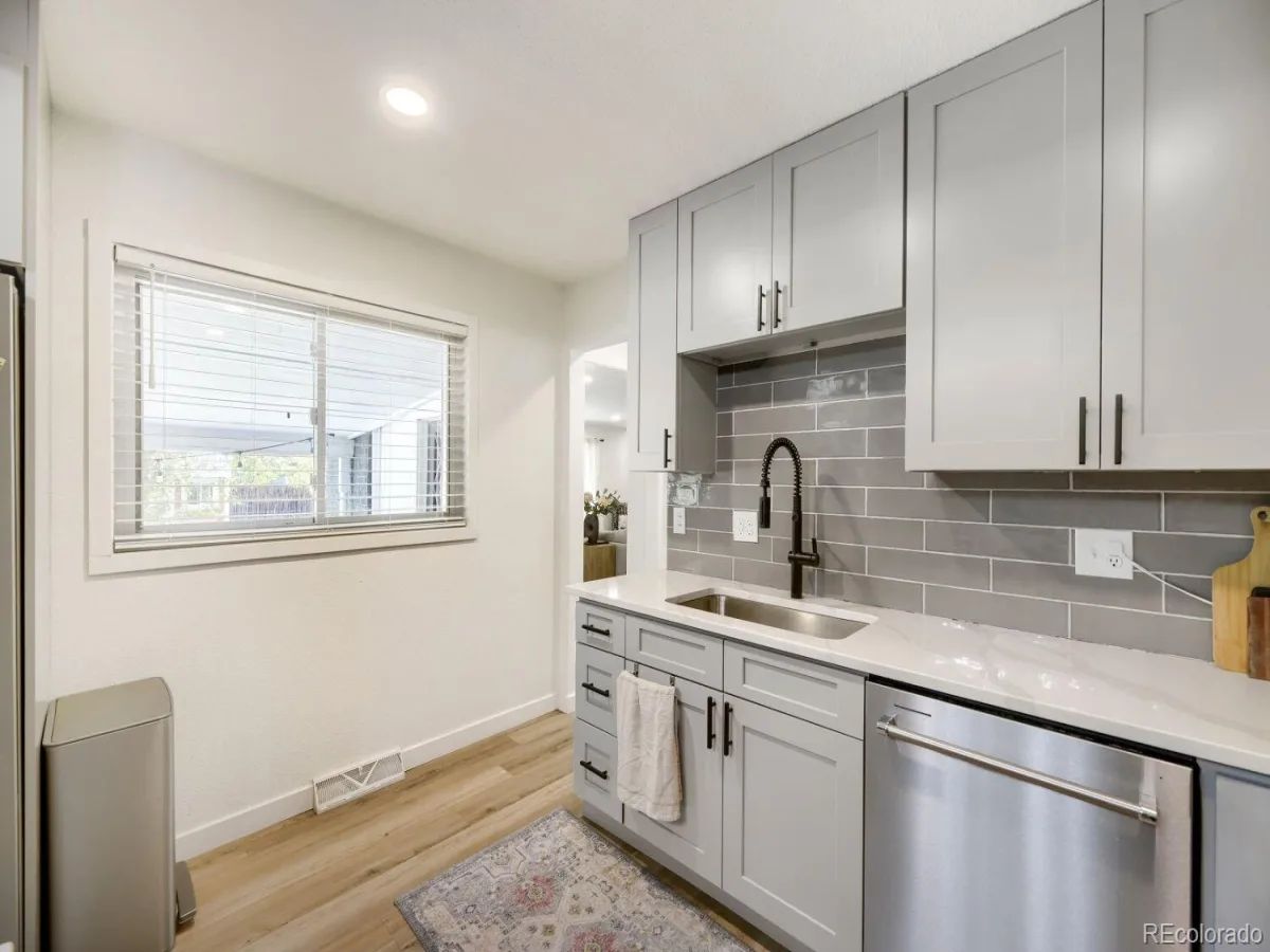 3325 W Arlington Avenue Littleton CO 80123 | MLS #REC6525636 07312026154119 1200 7