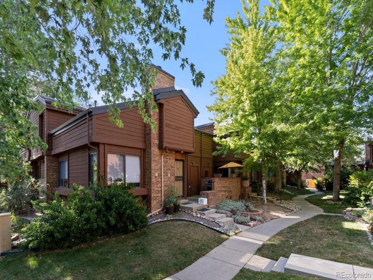 2685 S Dayton Way #138 Denver CO 80231 MLS #REC6525824 06232026002336 1200 33