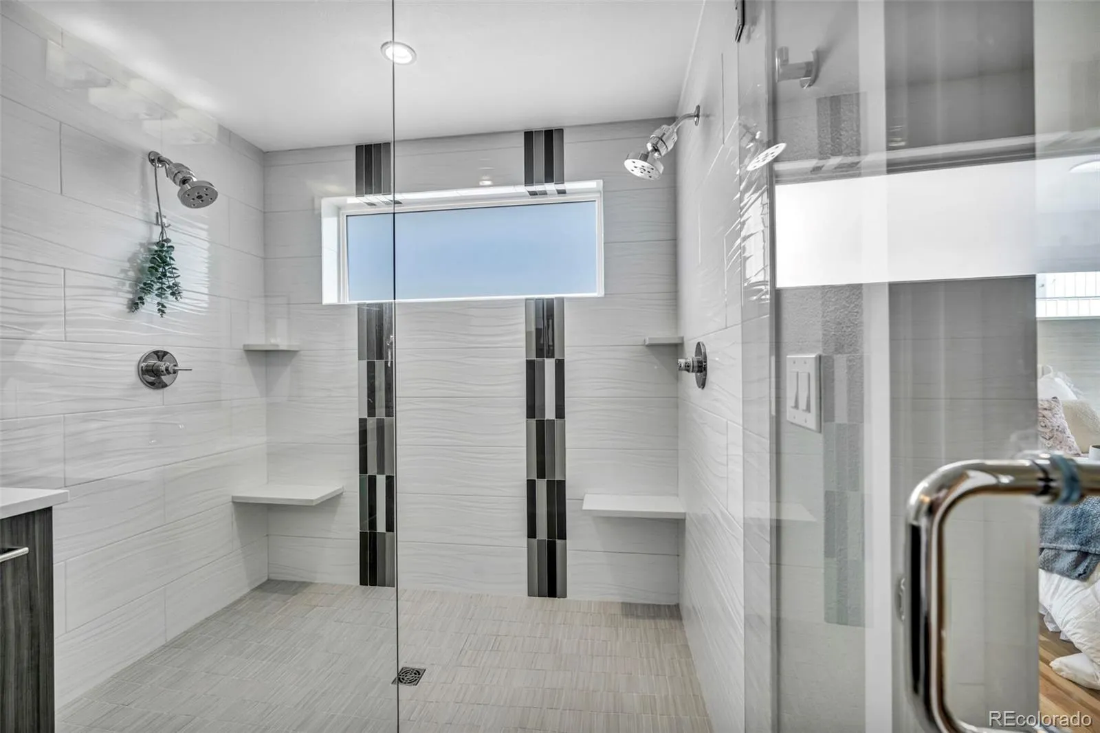 04082026191904 1600 32