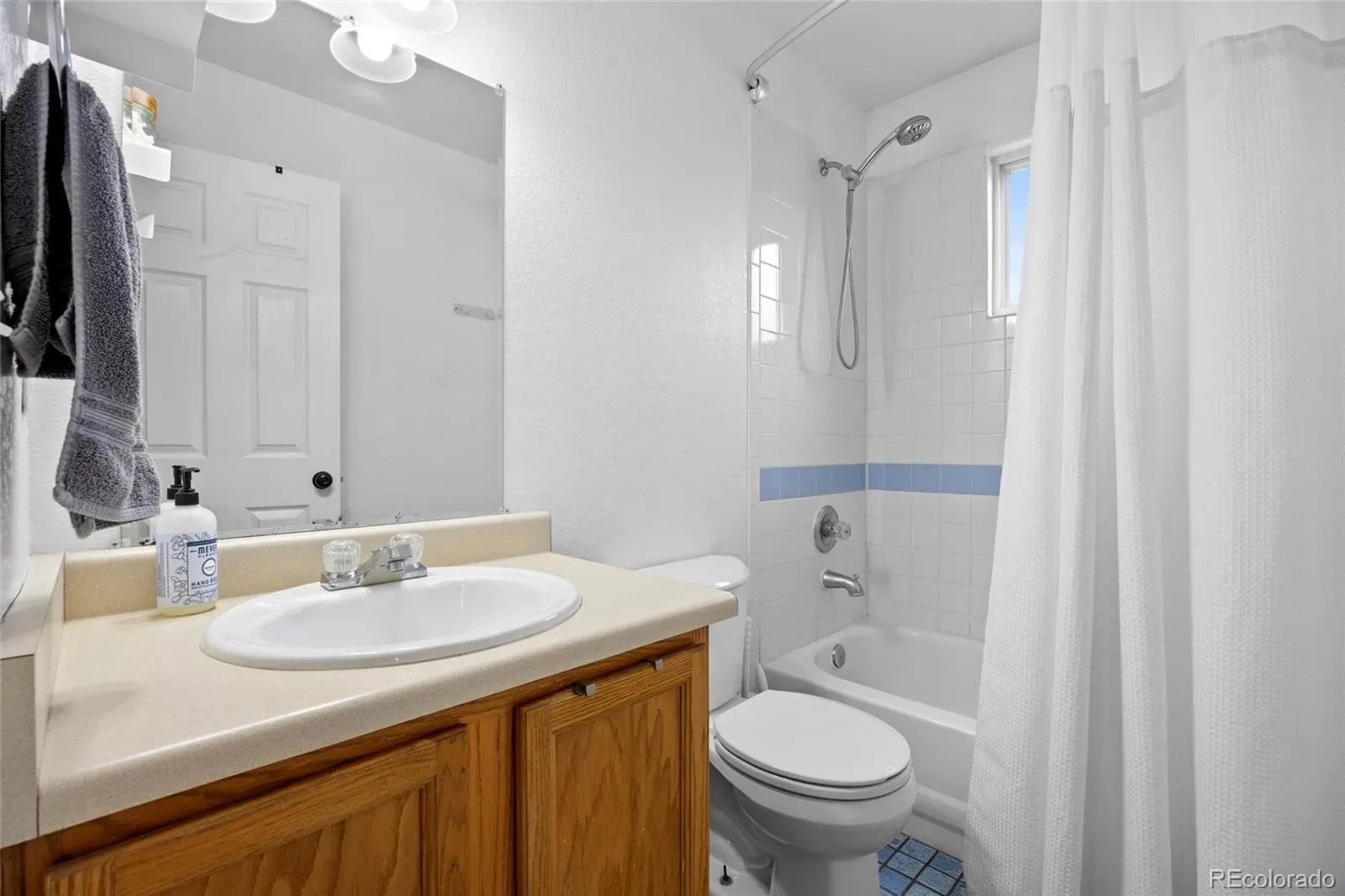 11785 W Independence Avenue Lakewood CO 80401 MLS #REC6527738 03172026171054 1600 16
