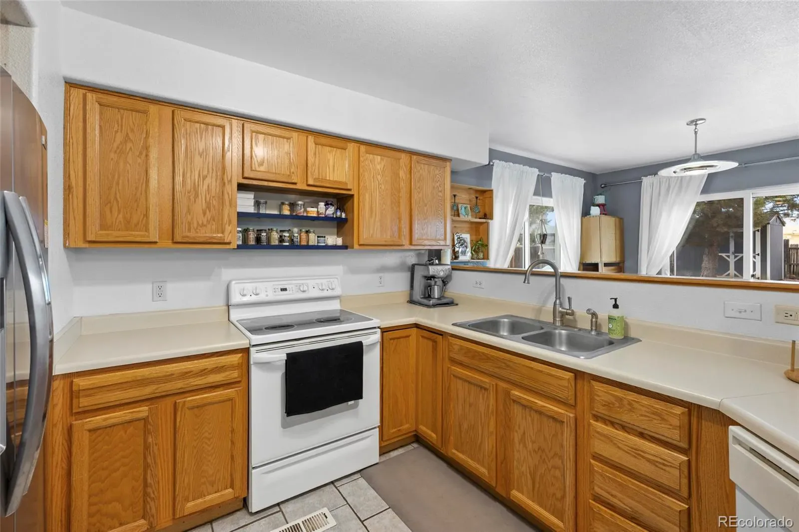11785 W Independence Avenue Lakewood CO 80401 MLS #REC6527738 03172026171054 1600 8
