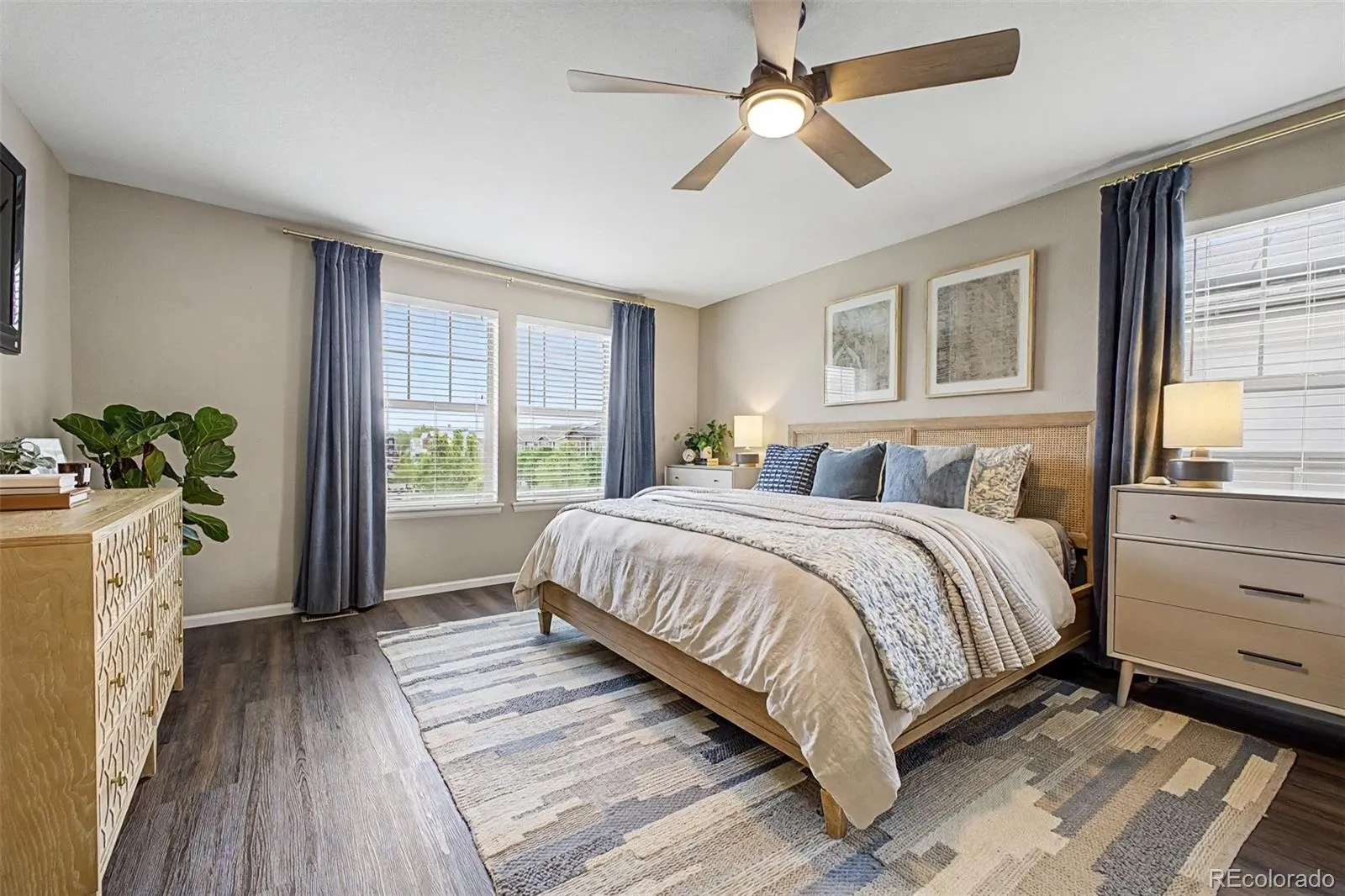 04162026204520 1600 21