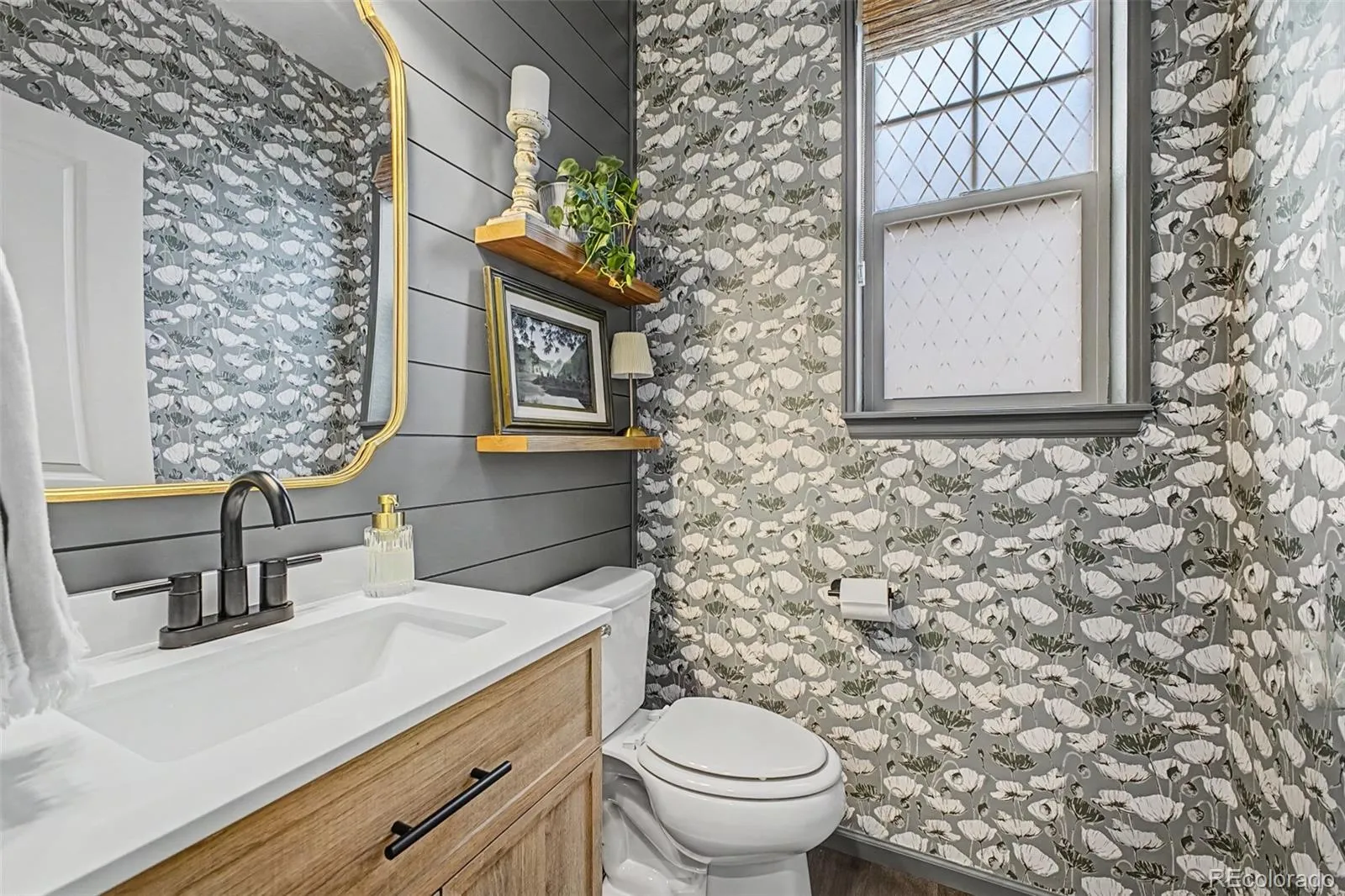 04162026204520 1600 33