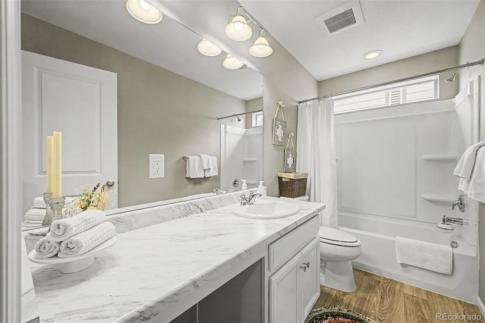 04162026204520 1600 38