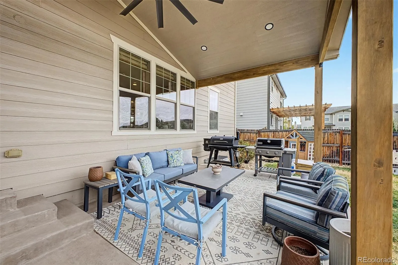 04162026204520 1600 44