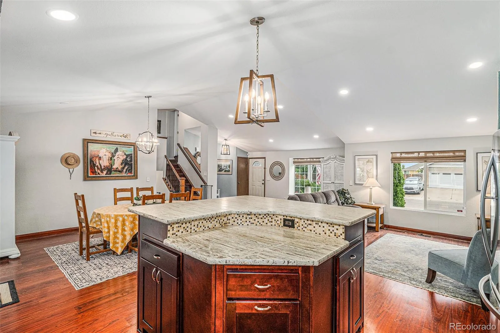 04032026220450 1600 11