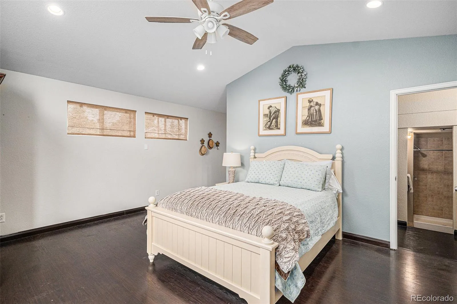 04032026220450 1600 15