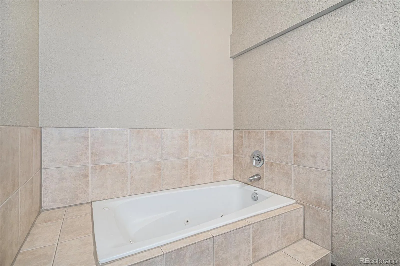 04032026220450 1600 18