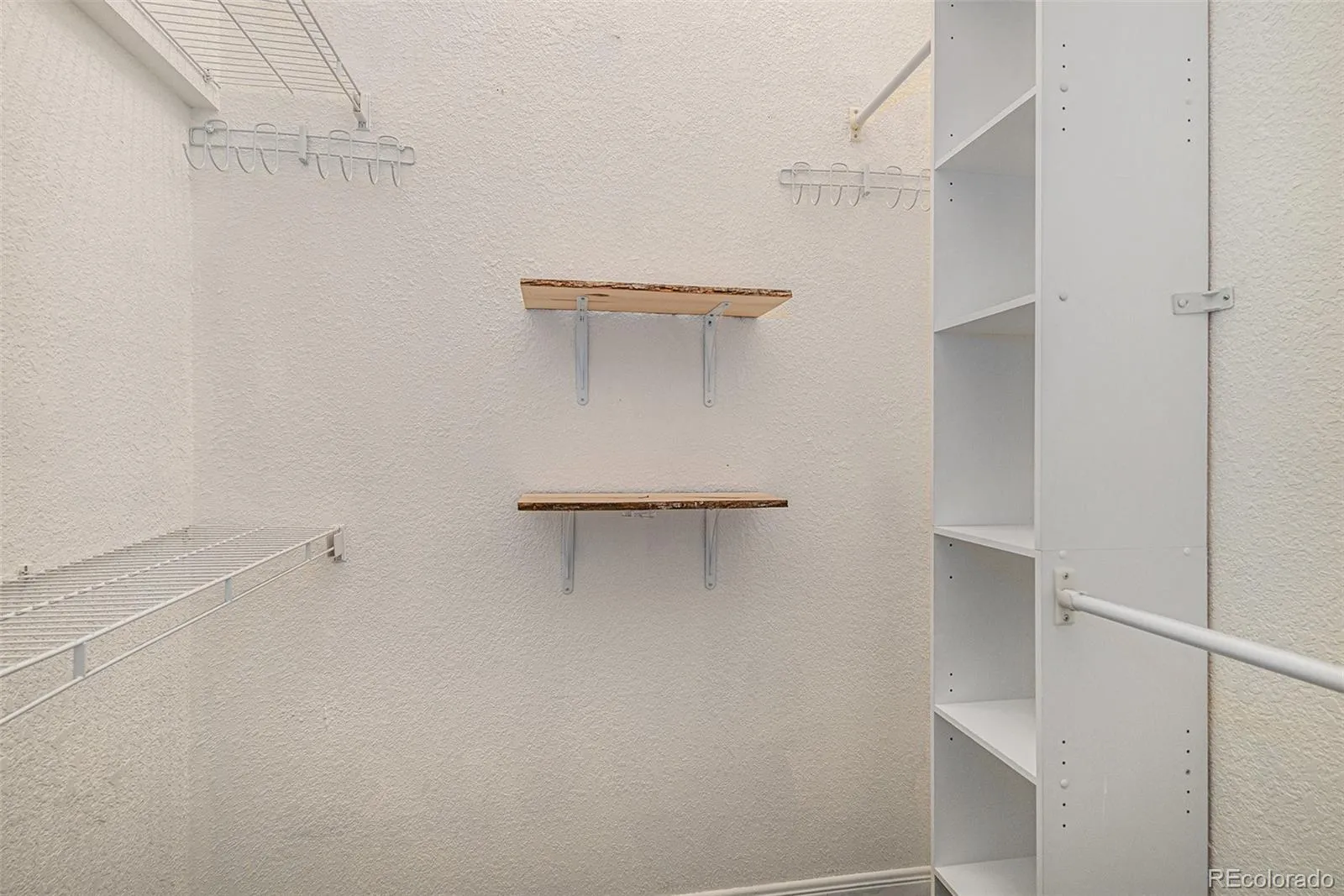 04032026220450 1600 19