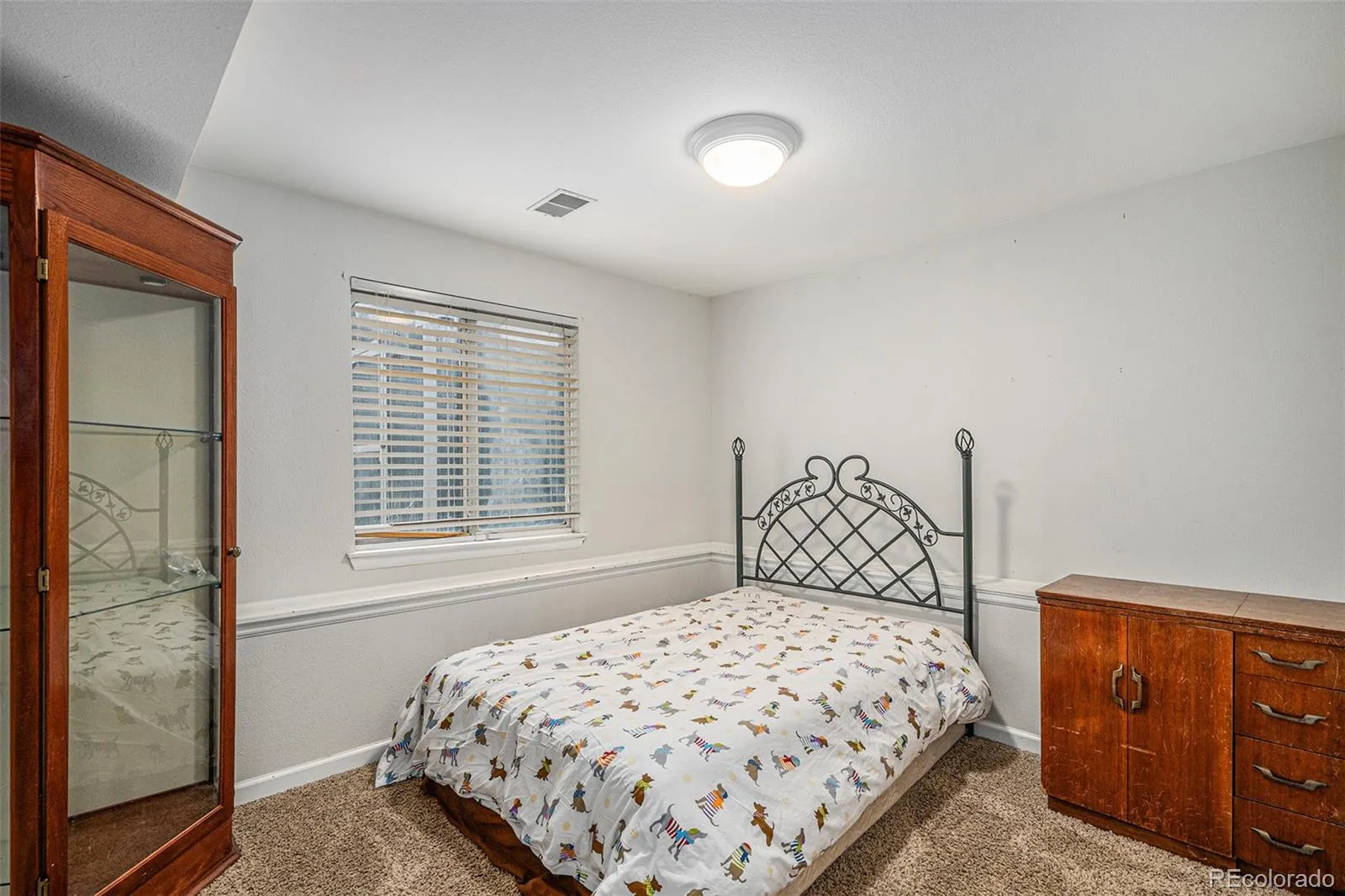 04032026220450 1600 24