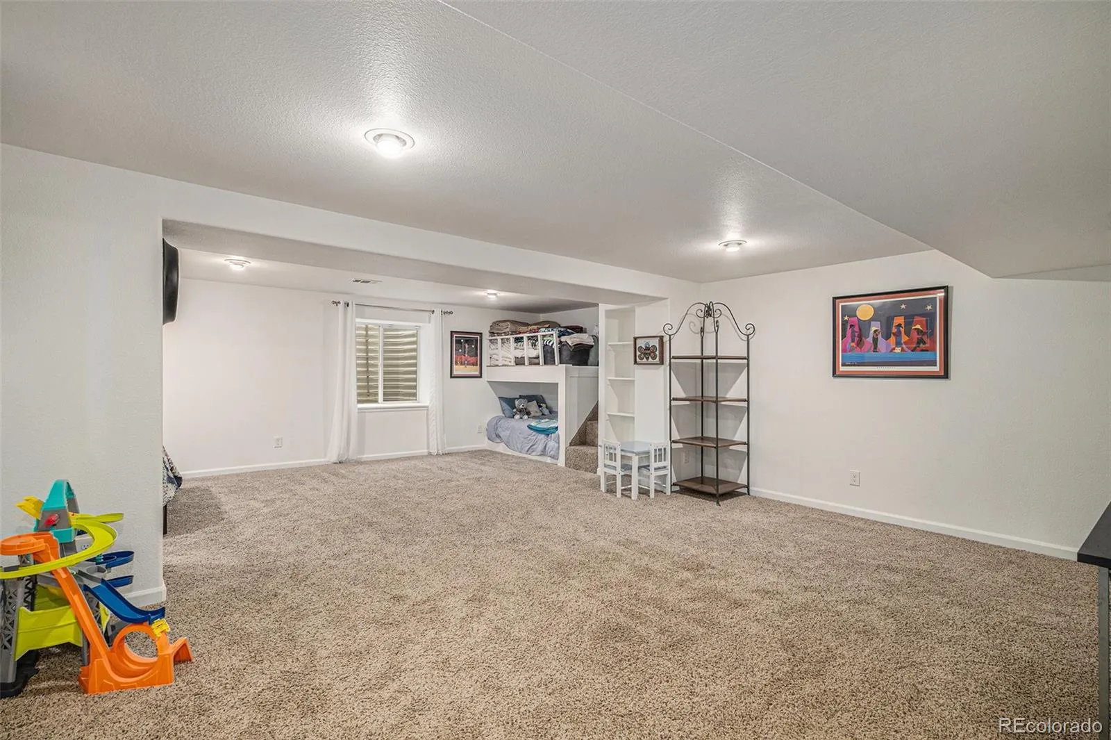 04032026220450 1600 29