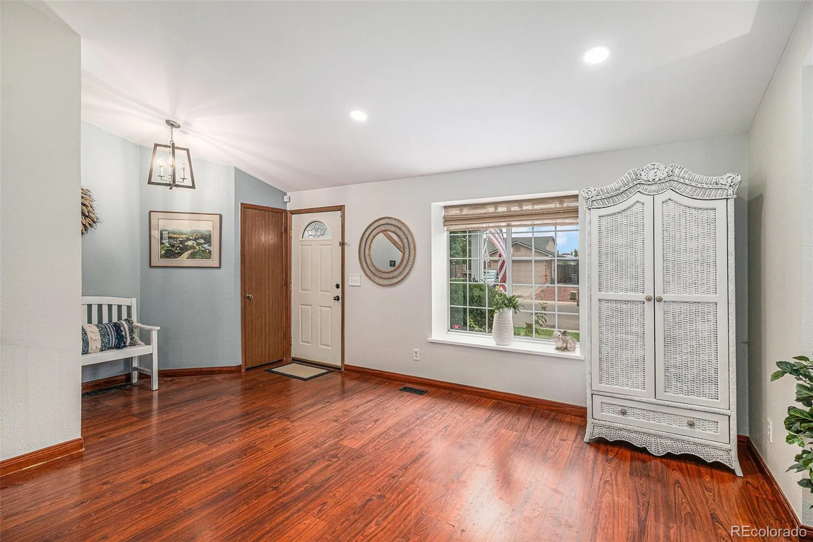 04032026220450 1600 3