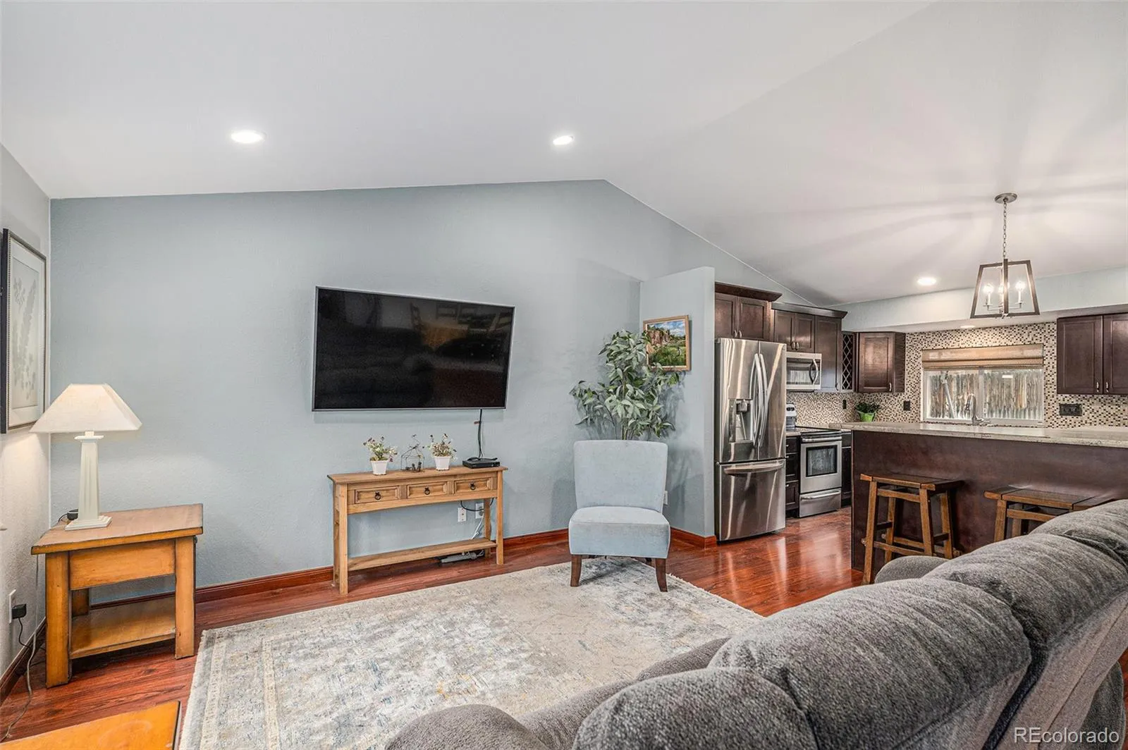 04032026220450 1600 4