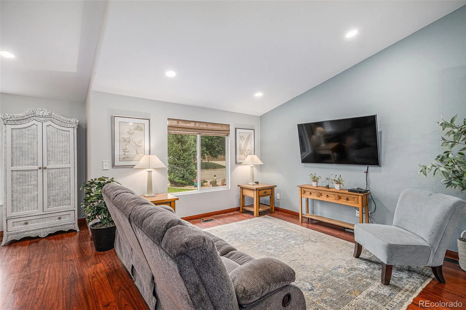 04032026220450 1600 5