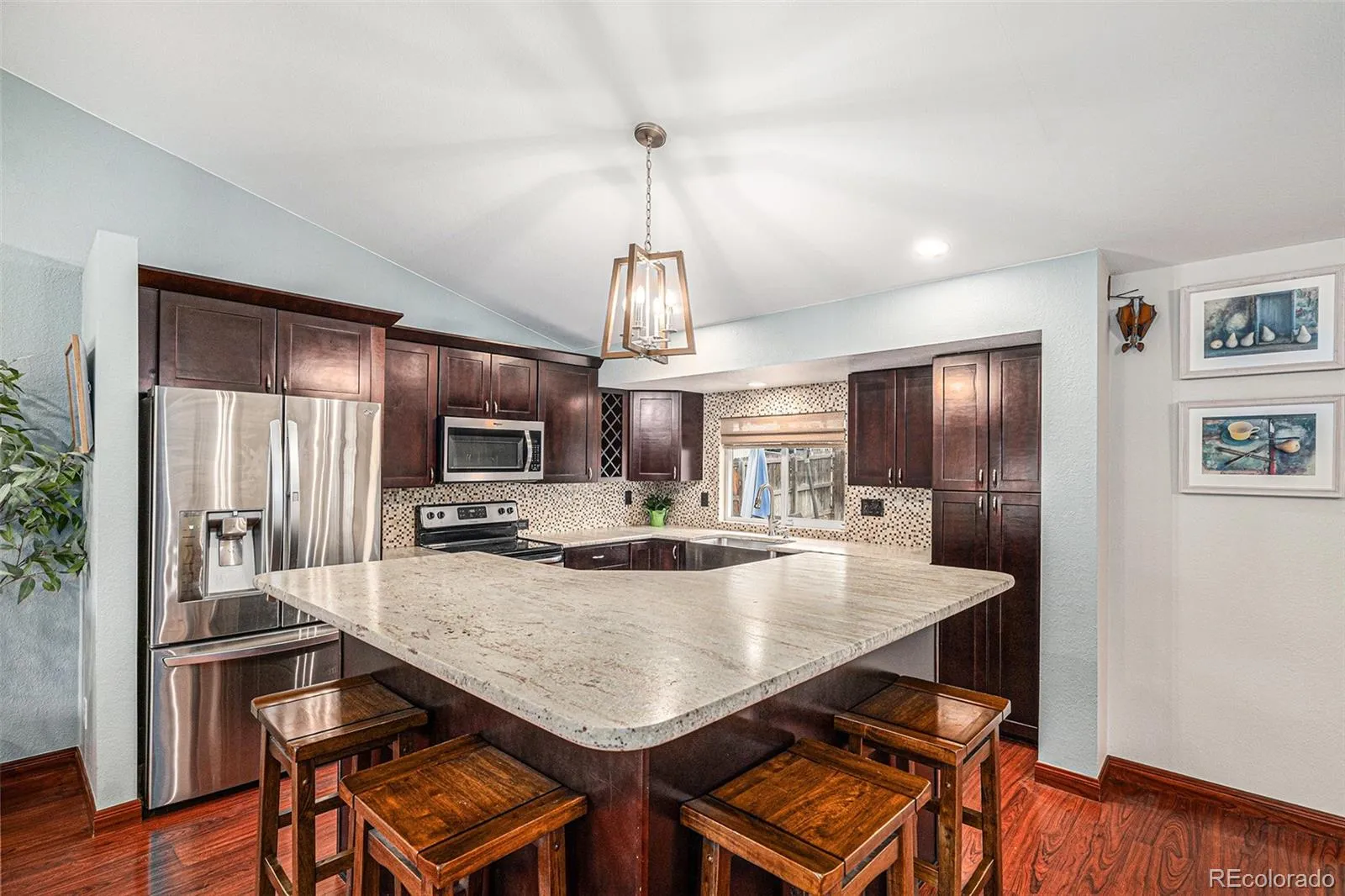 04032026220450 1600 9