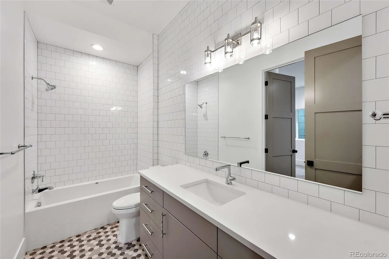 2380 S Cook Street Denver CO 80210 MLS #REC6529487 06302026191310 1600 35