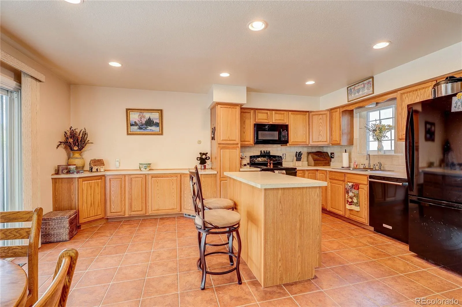 2738 S Xanadu Way Aurora CO 80014 MLS #REC6530999 04102026134738 1600 10