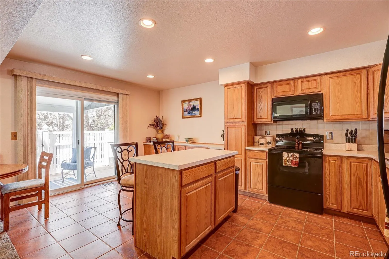 2738 S Xanadu Way Aurora CO 80014 MLS #REC6530999 04102026134738 1600 11