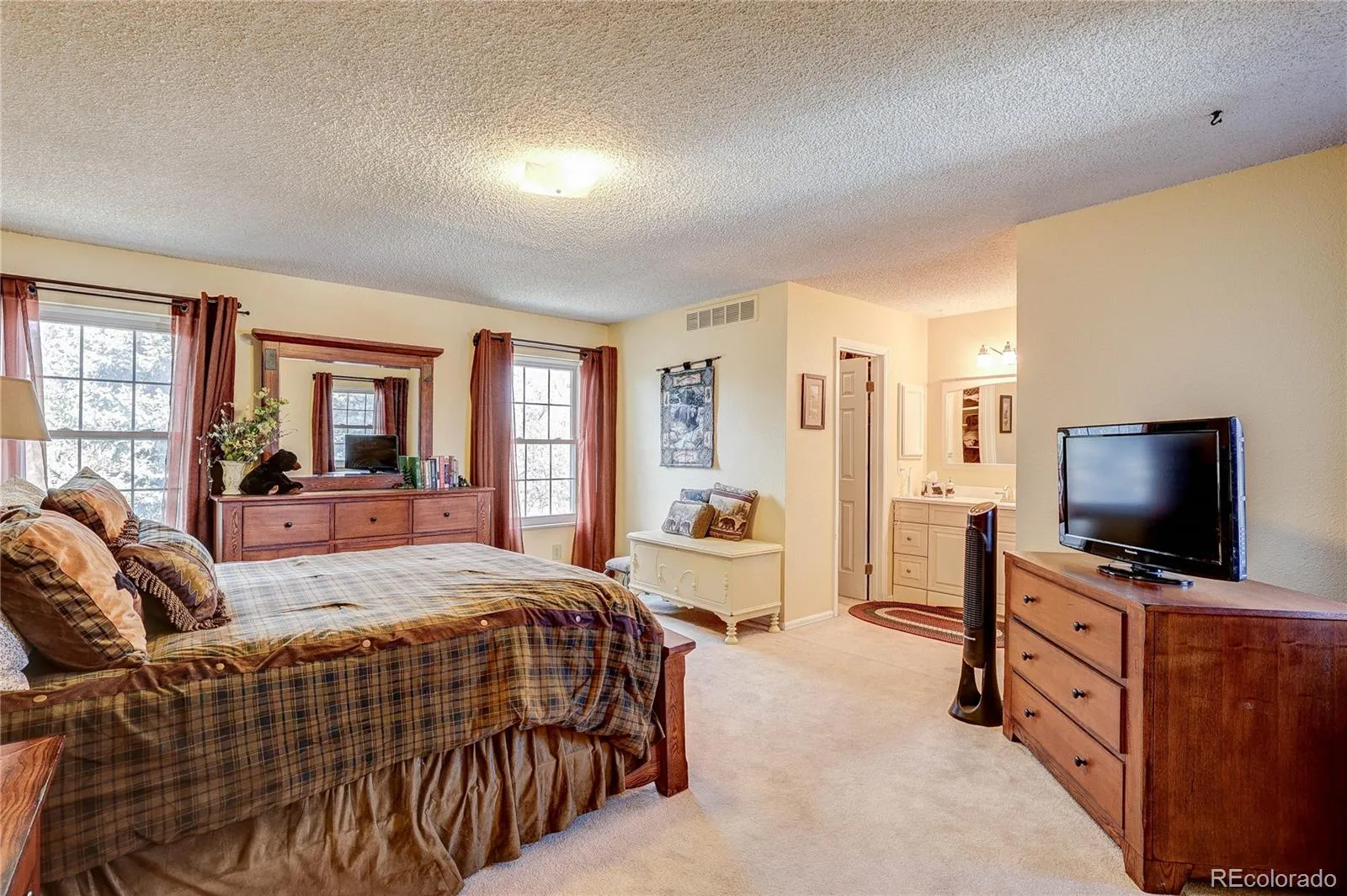 2738 S Xanadu Way Aurora CO 80014 MLS #REC6530999 04102026134738 1600 20