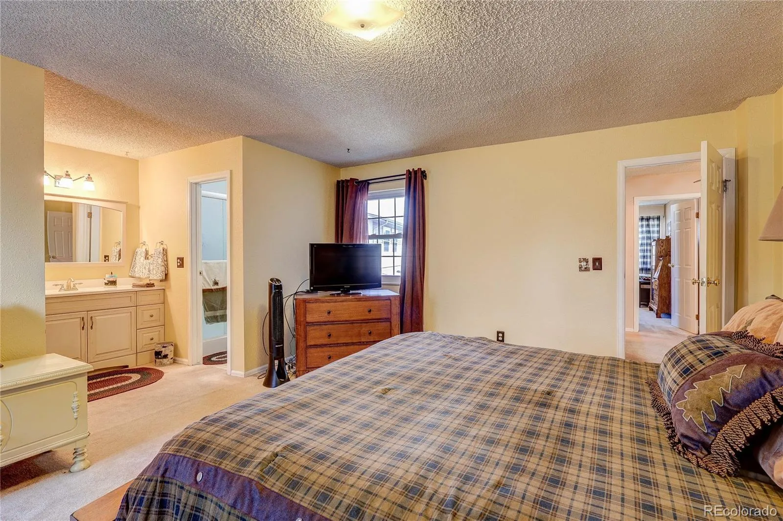 2738 S Xanadu Way Aurora CO 80014 MLS #REC6530999 04102026134738 1600 22
