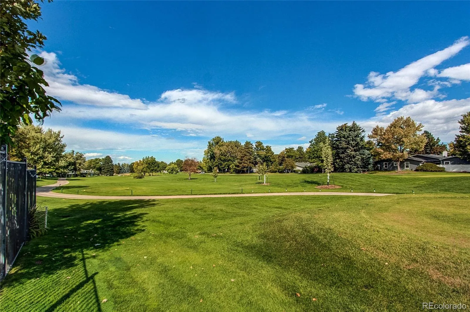 2738 S Xanadu Way Aurora CO 80014 MLS #REC6530999 04102026134738 1600 40