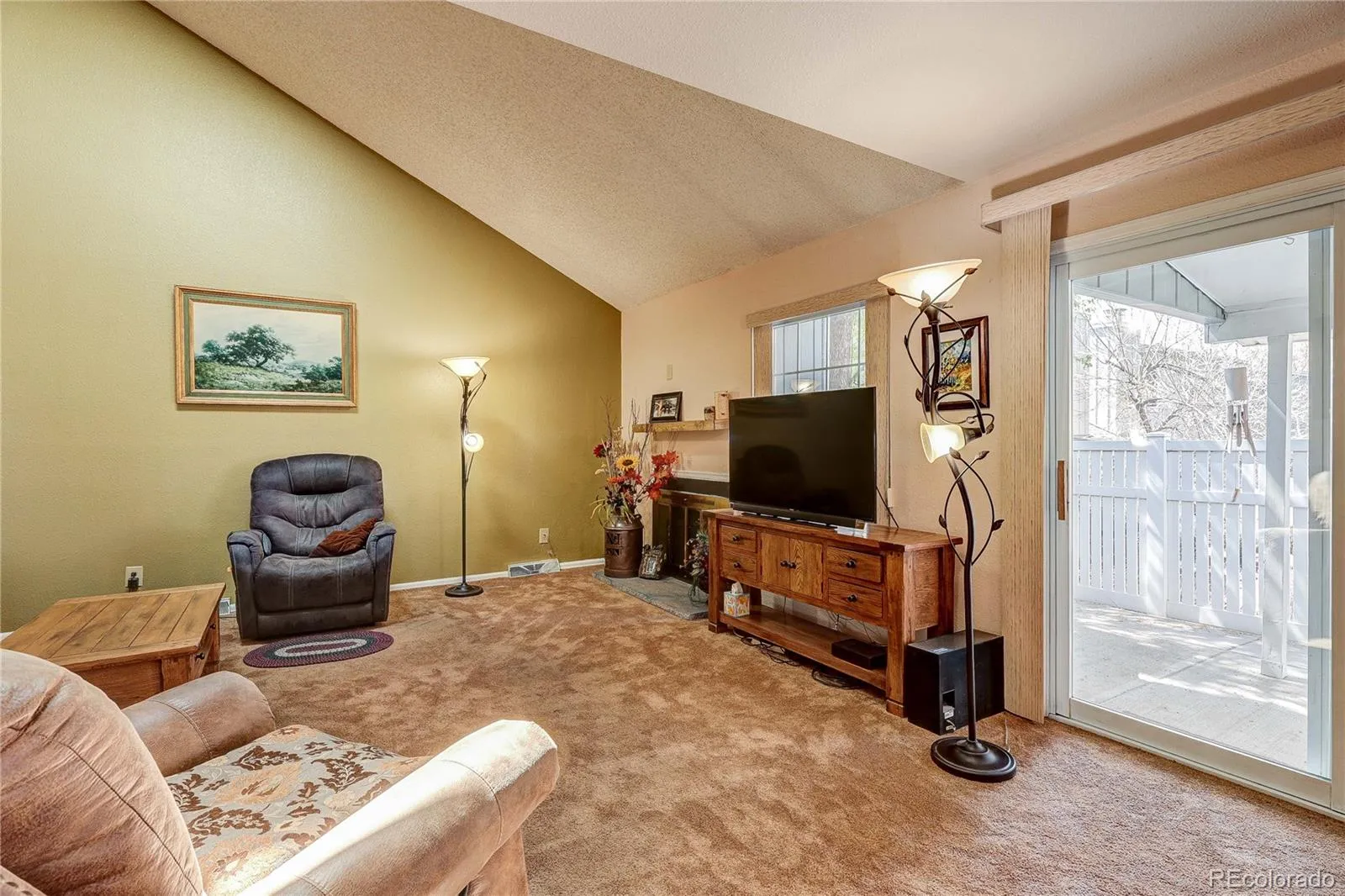 2738 S Xanadu Way Aurora CO 80014 MLS #REC6530999 04102026134738 1600 9