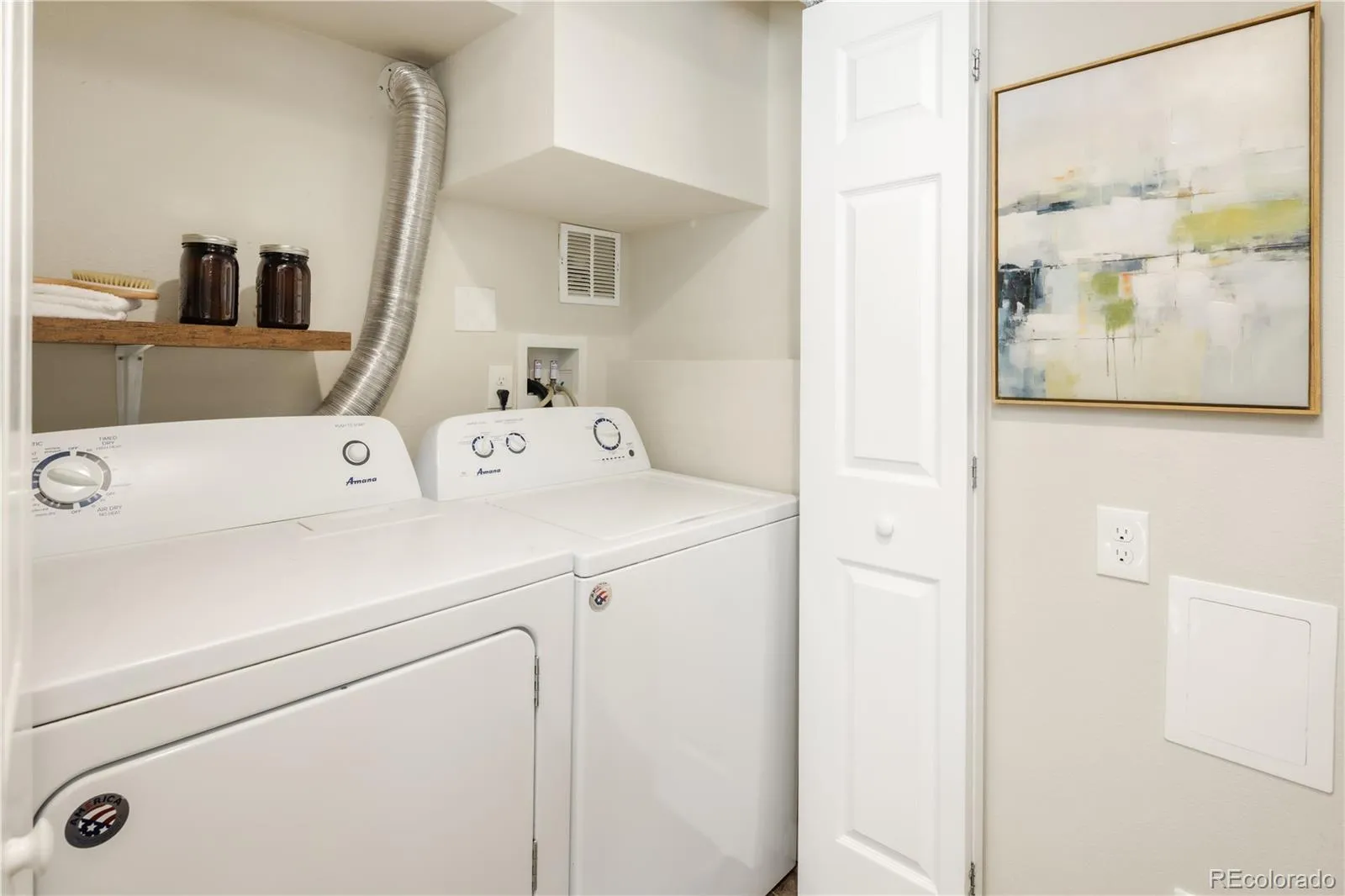 6160 W 17th Avenue #3 Lakewood CO 80214 MLS #REC6532320 05022026162228 1600 5