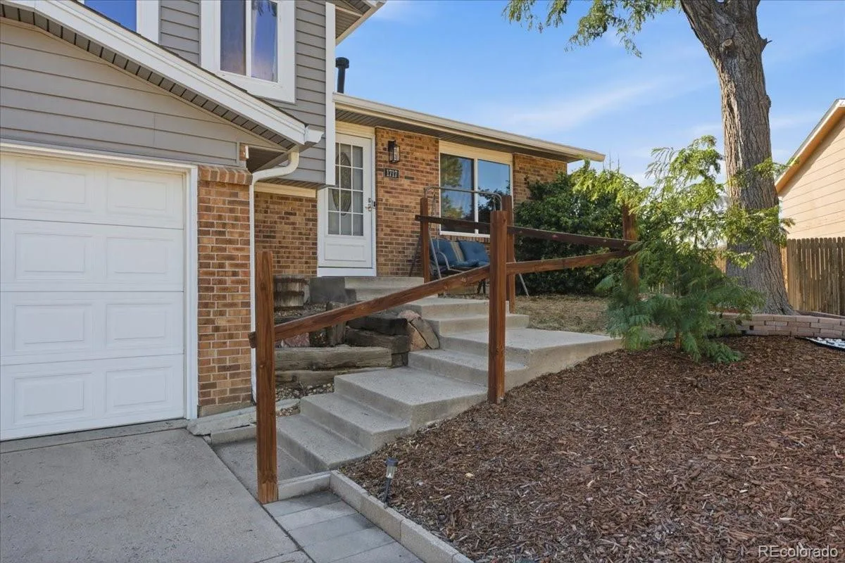 1717 S Mobile Street Aurora CO 80017 | MLS #REC6538176 07172026053146 1200 3