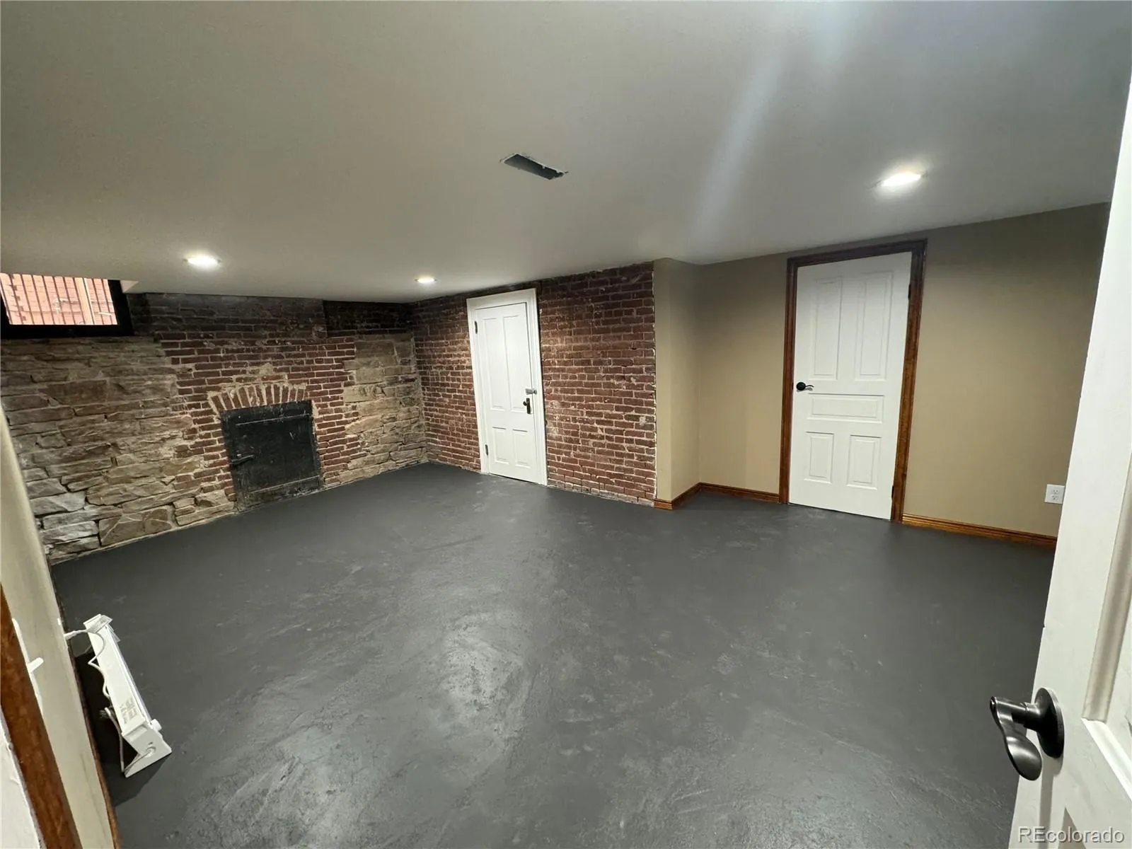 04042026223807 1600 44