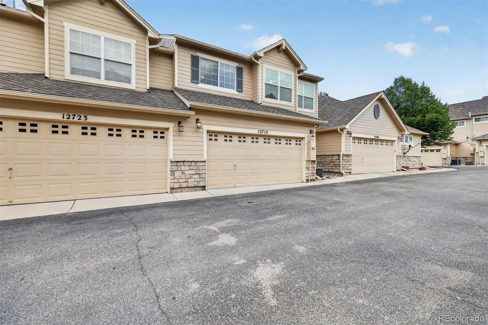 12713 W Bowles Place Littleton CO 80127 | MLS #REC6540519 05302026012057 1600 35