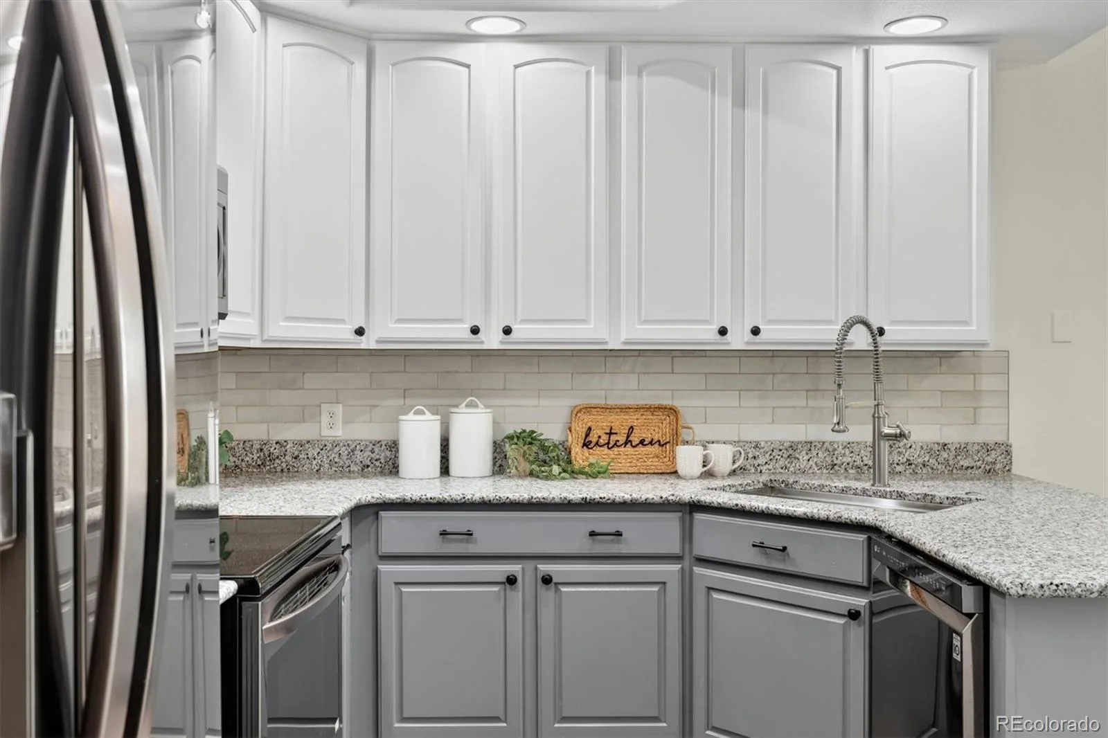 12713 W Bowles Place Littleton CO 80127 | MLS #REC6540519 05302026012057 1600 9