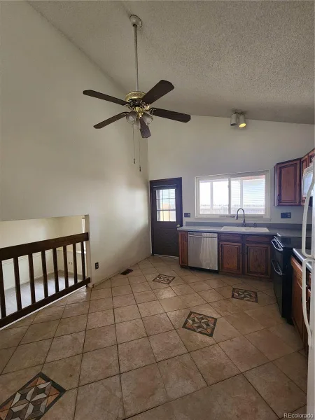 5852 W 75th Place Arvada CO 80003 | MLS #REC6540663 08302026162428 800 9