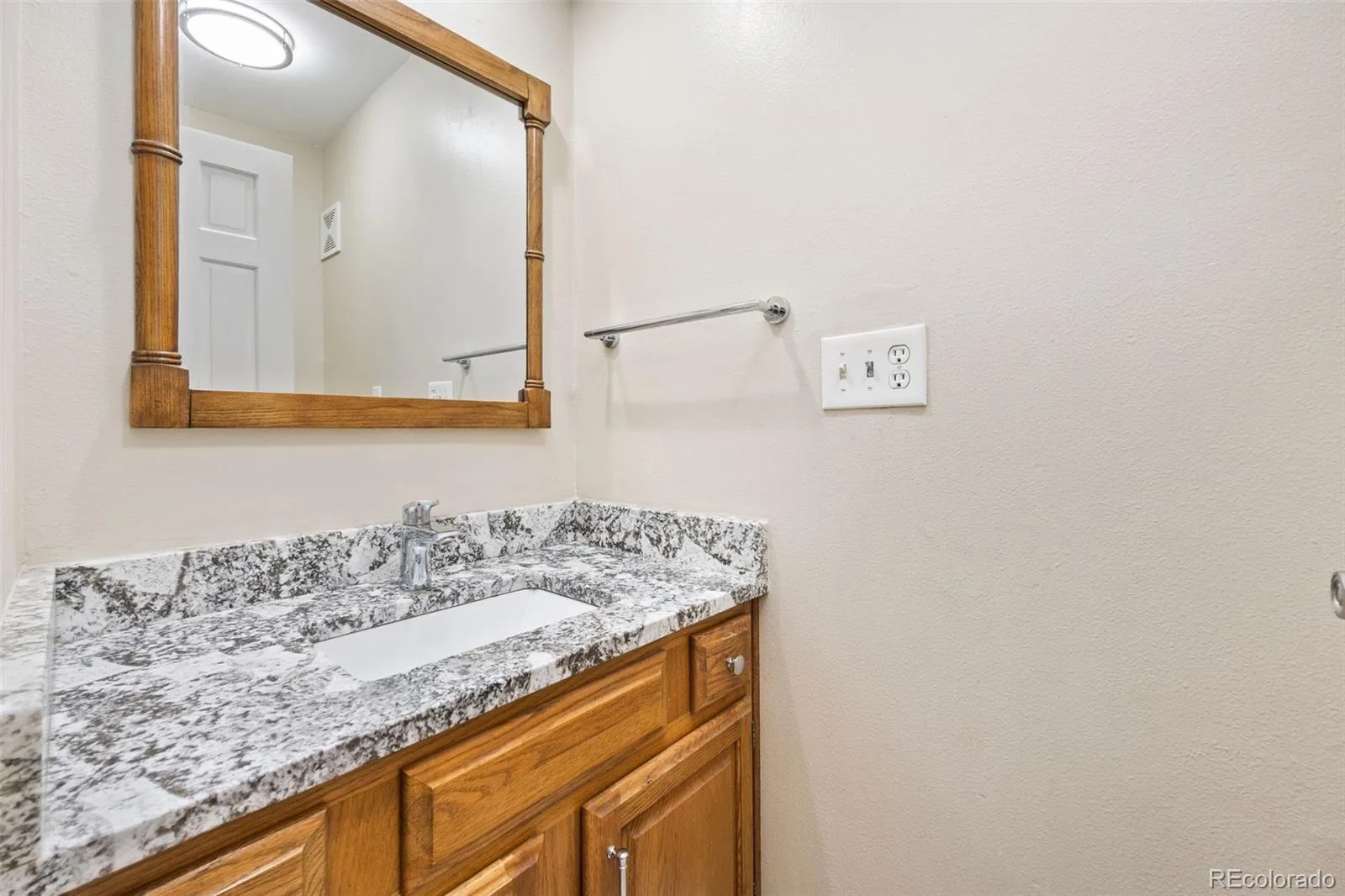 4070 S Willow Way Denver CO 80237 | MLS #REC6540740 08112026143602 1600 11