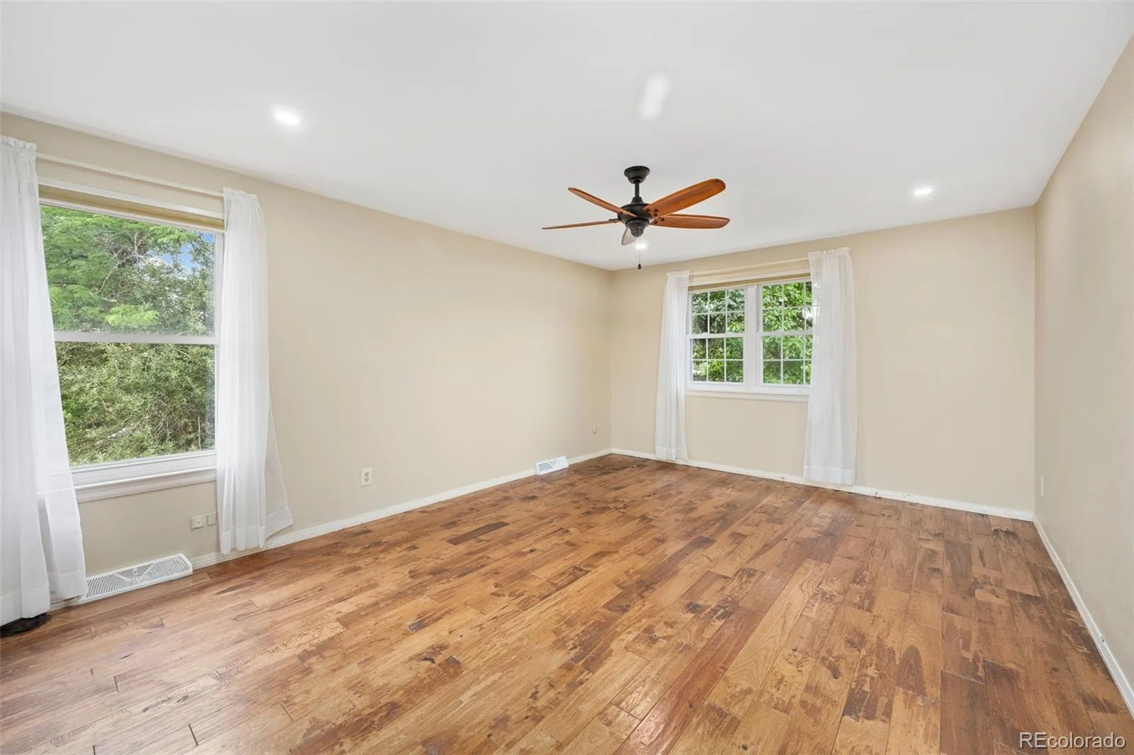 4070 S Willow Way Denver CO 80237 | MLS #REC6540740 08112026143602 1600 13