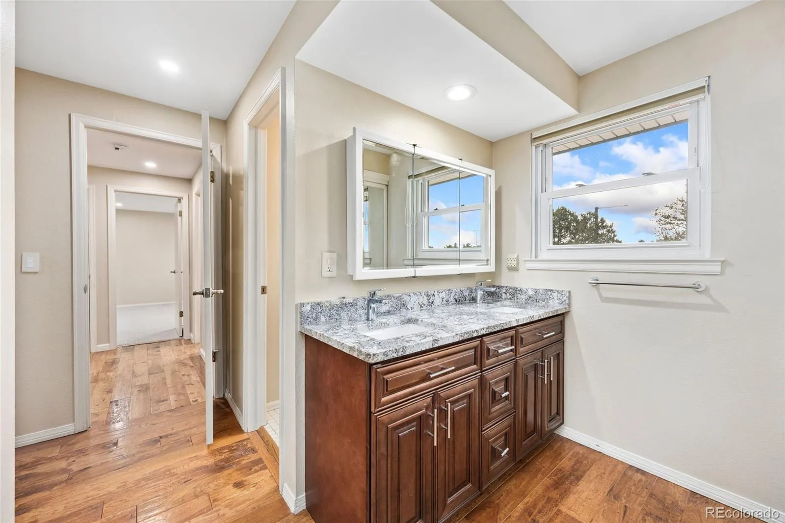 4070 S Willow Way Denver CO 80237 | MLS #REC6540740 08112026143602 1600 14