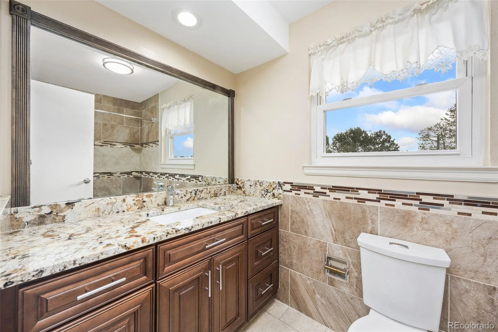 4070 S Willow Way Denver CO 80237 | MLS #REC6540740 08112026143602 1600 16
