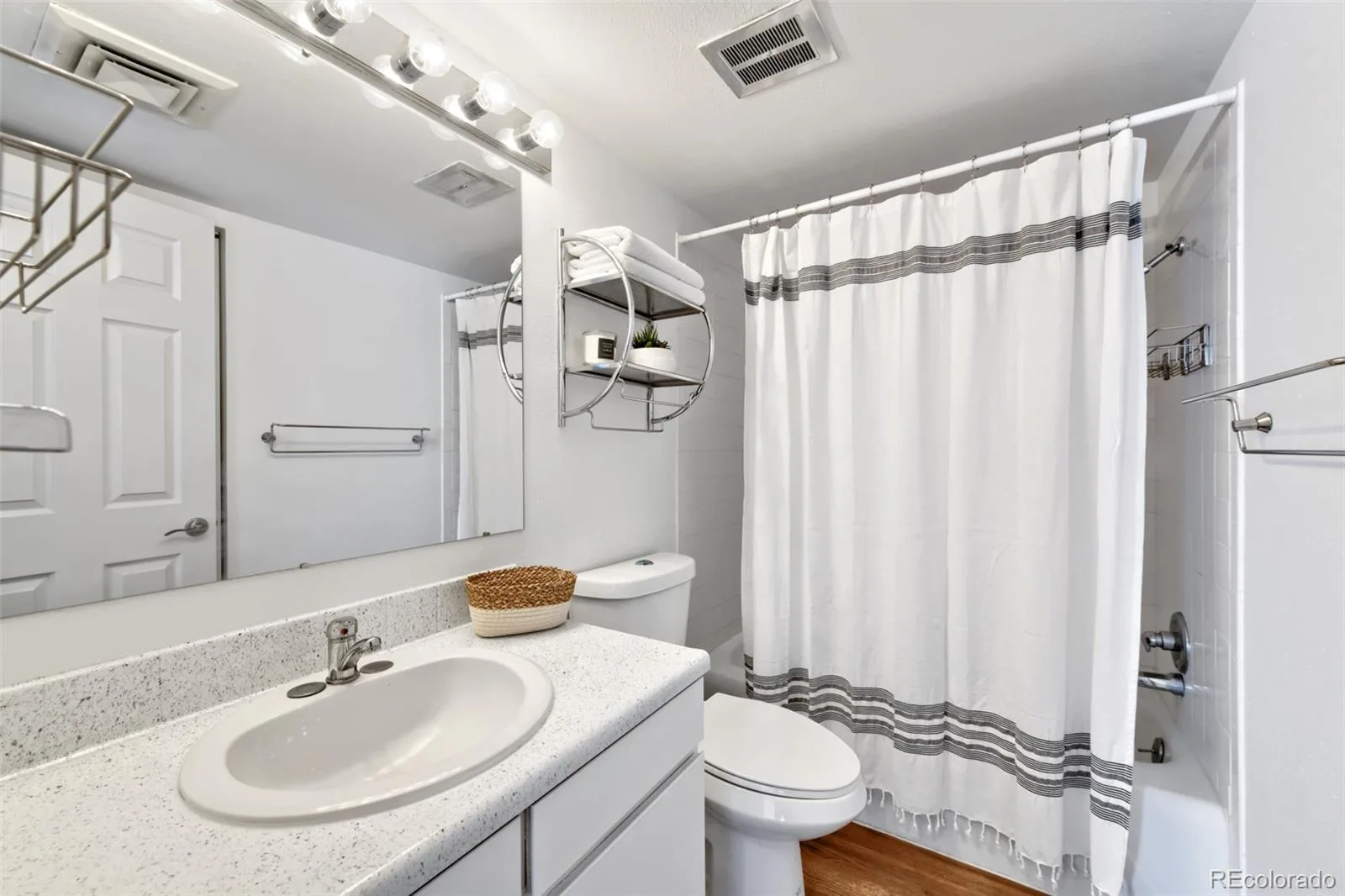 3323 S Monaco Street #D Denver CO 80222 | MLS #REC6541823 08102026170639 1600 18