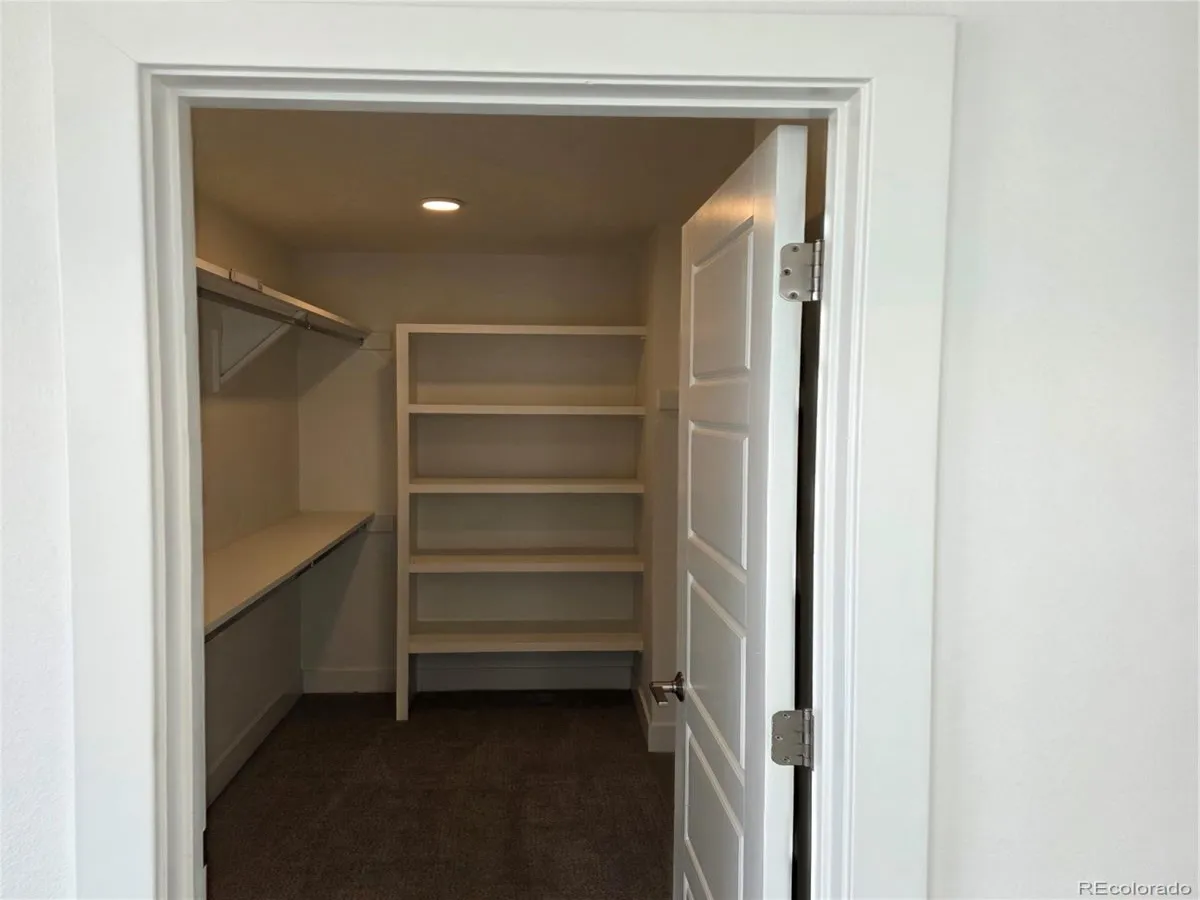 6830 E Lowry Boulevard Denver CO 80230 MLS #REC6547454 04302026043956 1200 18