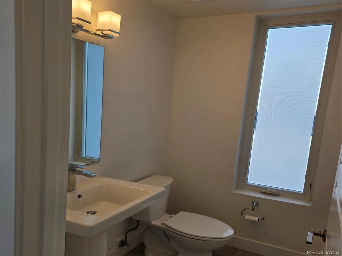 6830 E Lowry Boulevard Denver CO 80230 MLS #REC6547454 04302026043956 1200 7