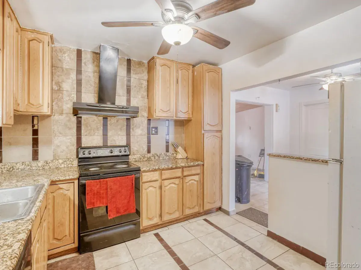 771 Troy Street Aurora CO 80011 MLS #REC6549738 03012026215122 1200 4
