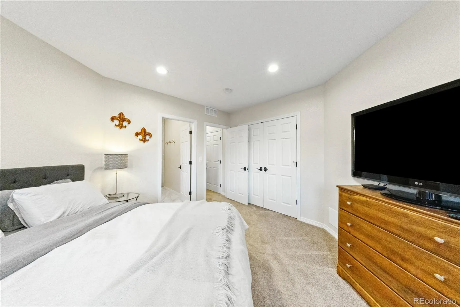 04202026182411 1600 37