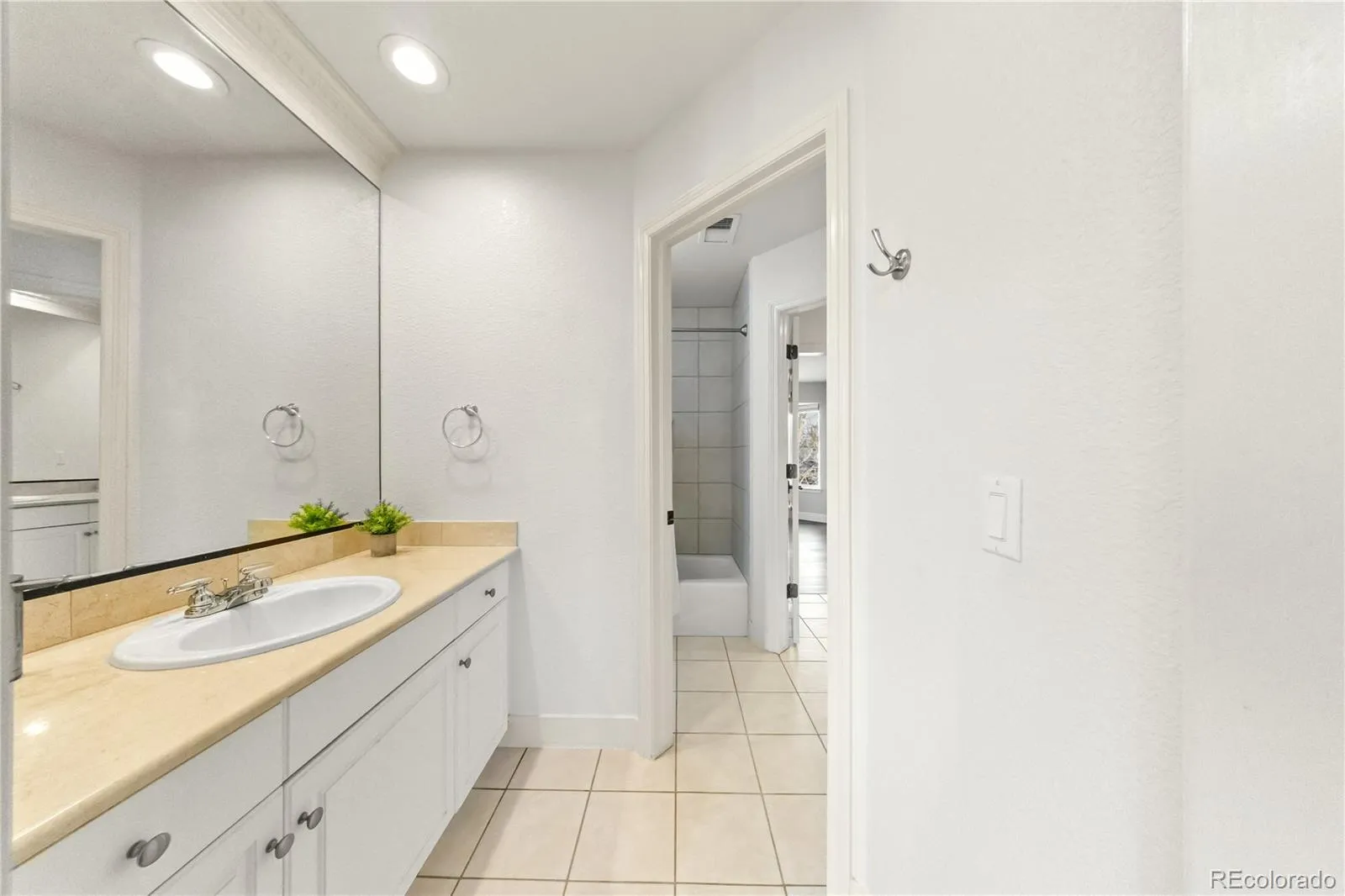 04202026182411 1600 38