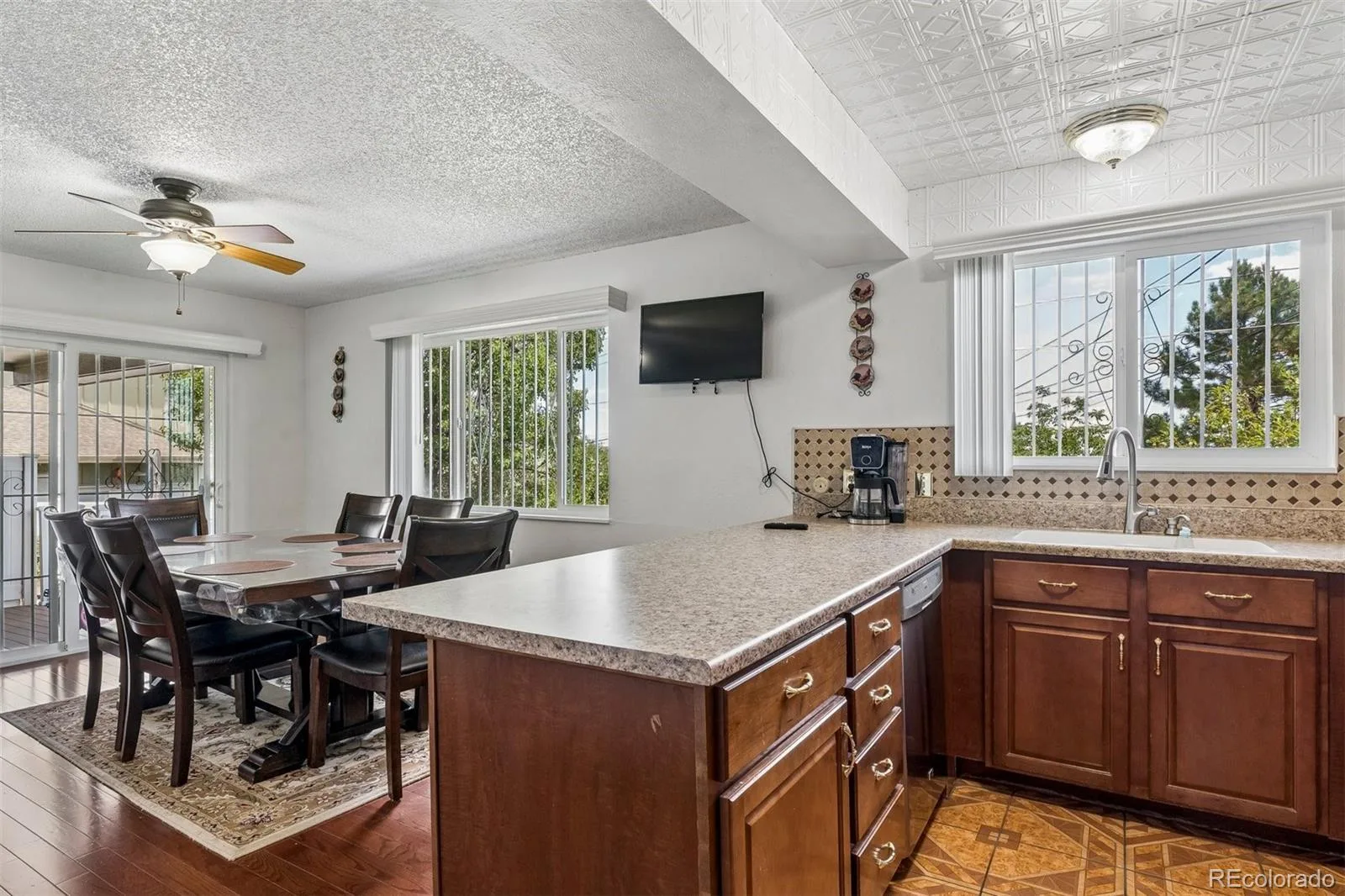 1024 S Alkire Street Lakewood CO 80228 | MLS #REC6555841 08182026184458 1600 6
