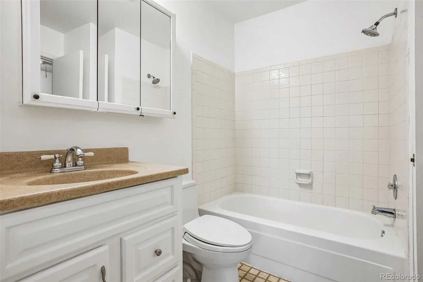 10212 W Dartmouth Avenue Denver CO 80227 | MLS #REC6557118 07302026195751 1600 23