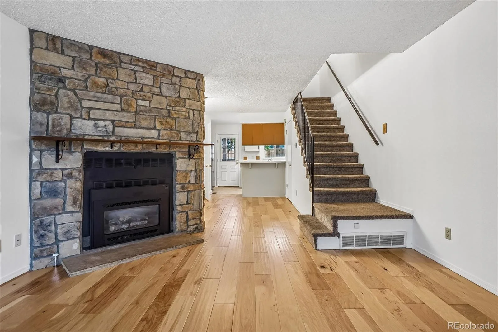 10212 W Dartmouth Avenue Denver CO 80227 | MLS #REC6557118 07302026195751 1600 3
