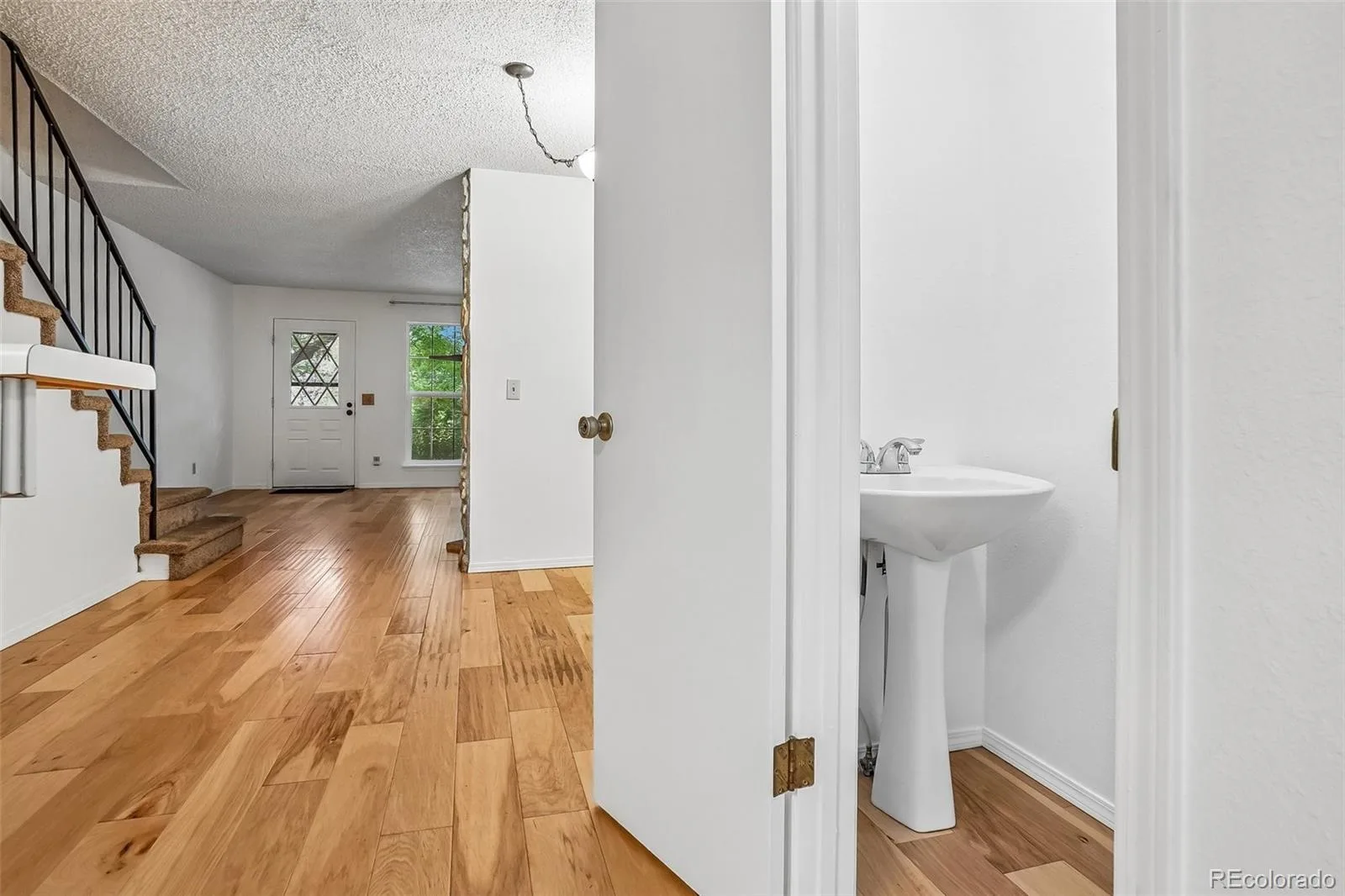 10212 W Dartmouth Avenue Denver CO 80227 | MLS #REC6557118 07302026195751 1600 6